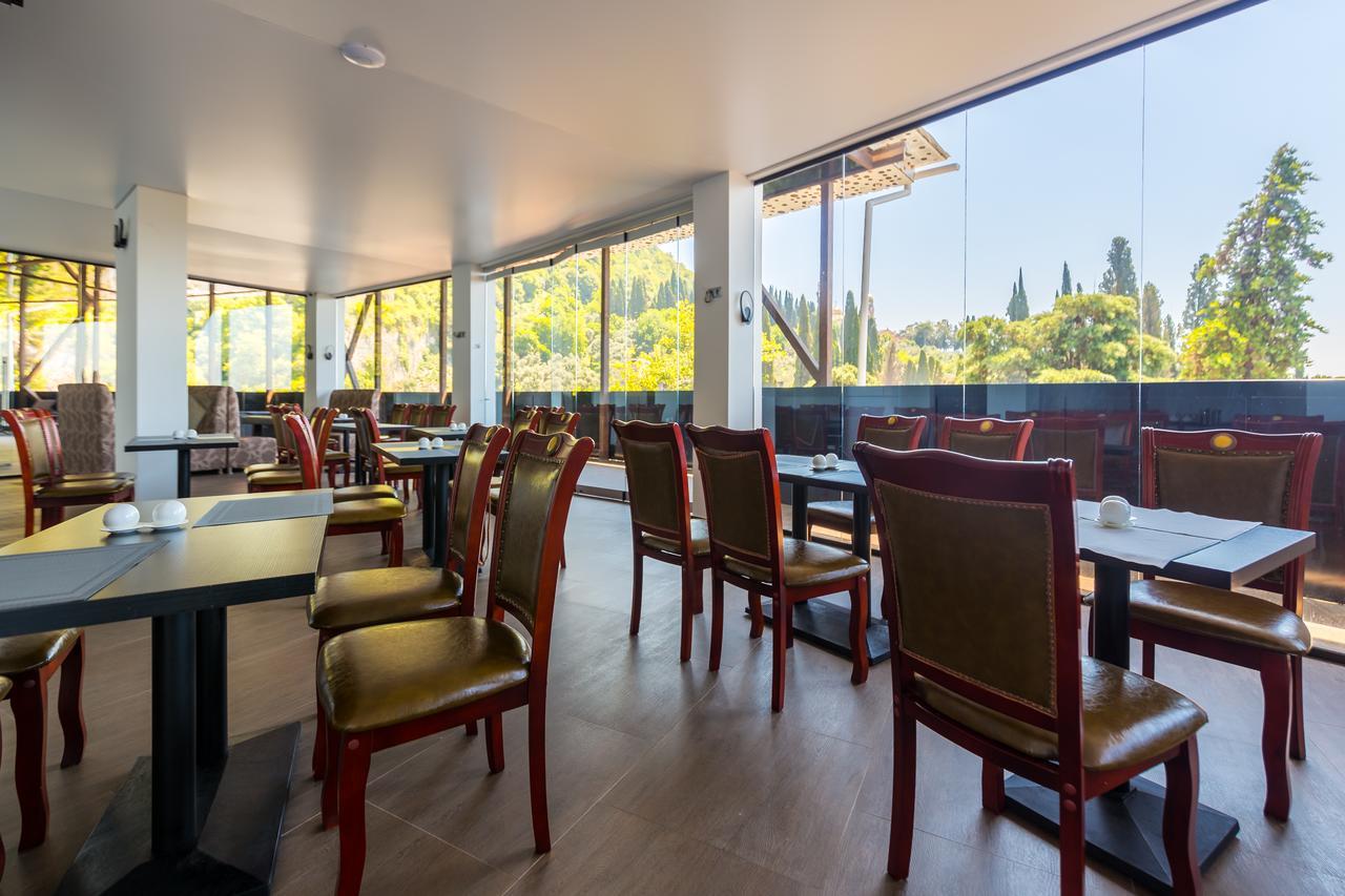 Hotel Grand Afon New Athos Buitenkant foto